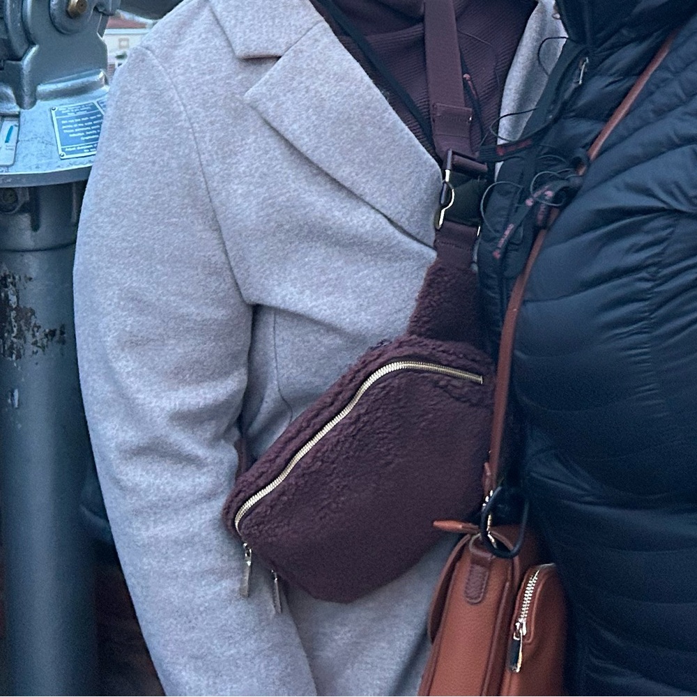 Lululemon Sherpa belt bag 2L brown